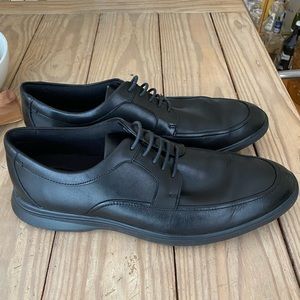 Clark’s Black, Leather casual/dress shoes. Size 11